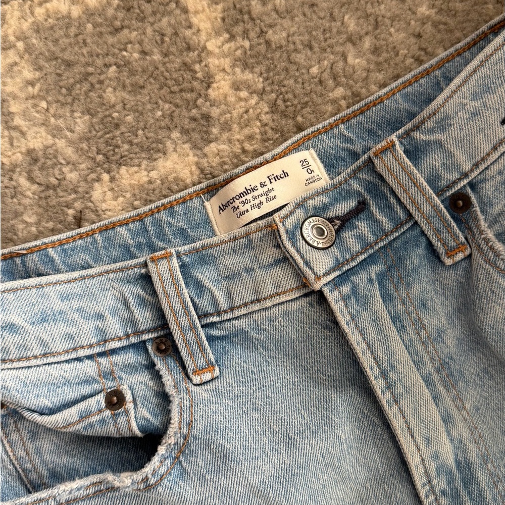 Abercrombie & Fitch curve love 90s high rise jeans